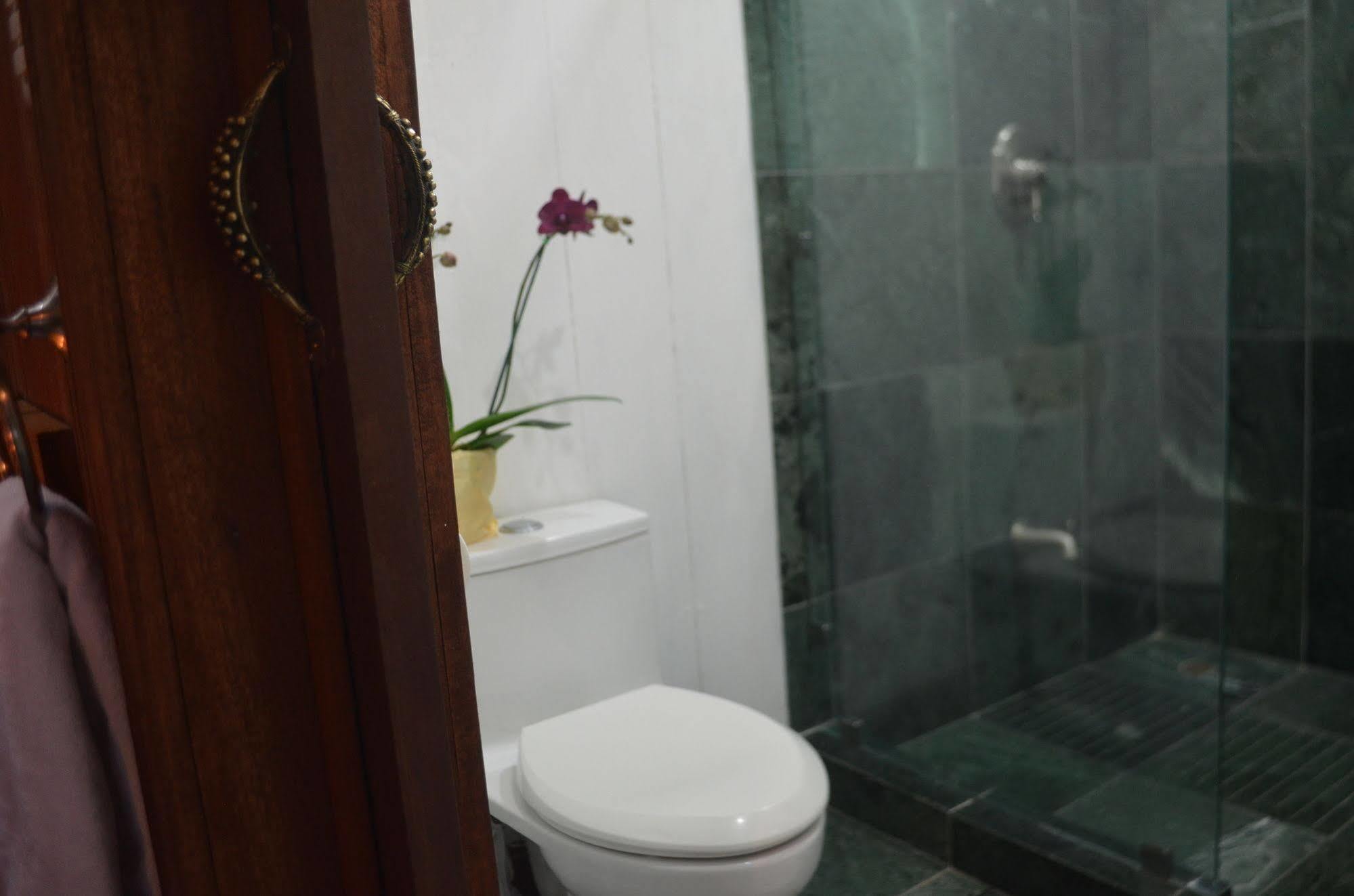 Lanna Ban Hotel Puerto Viejo de Talamanca Luaran gambar