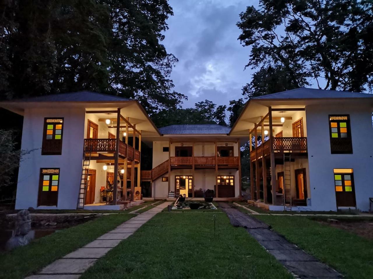 Lanna Ban Hotel Puerto Viejo de Talamanca Luaran gambar